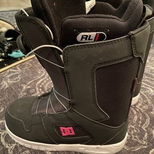 DC Women’s snowboarding boots